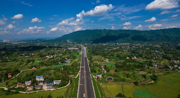 正在建設中的重慶銅安高速。中交一公局五公司供圖