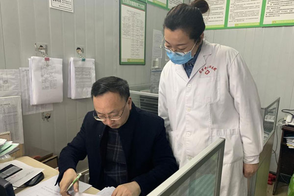 社區督導。合川區精神衛生中心供圖