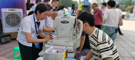 活動現場。重慶愛爾眼科醫院總院供圖