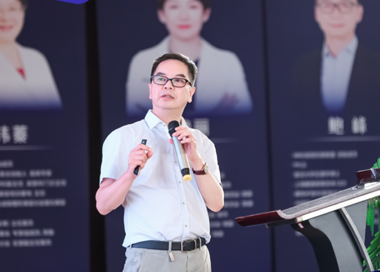 院長牙祖蒙分享《泛頰區應用解剖新進展與注射實踐》。重慶當代整形外科醫院供圖