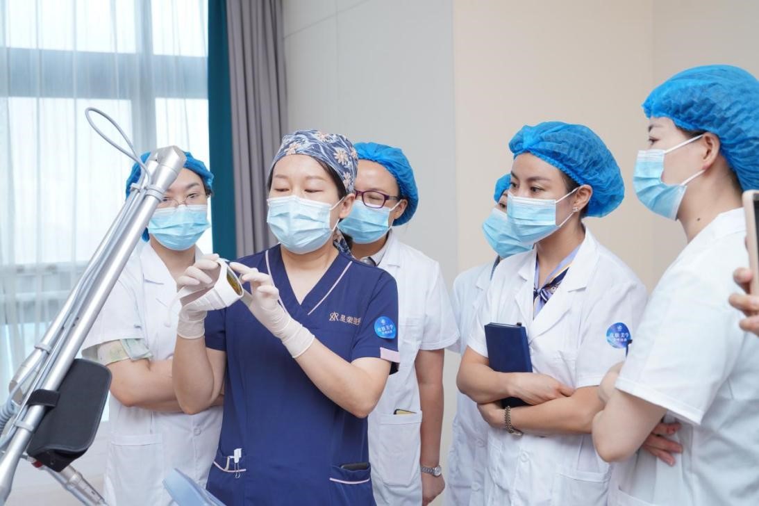 培訓現場。重慶星榮整形外科醫院供圖