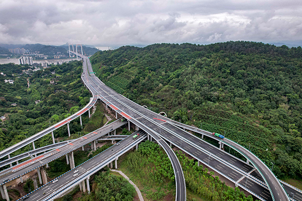 重慶快速路六縱線南延伸段（茶園立交—峽口立交）工程。崔景印攝