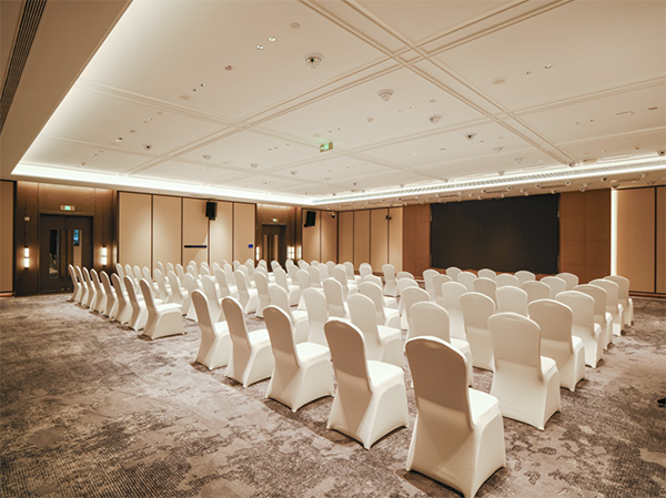 多功能會議室實景圖。金隅地產供圖