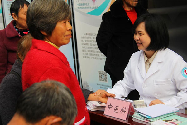 義診。江津區婦幼保健院供圖