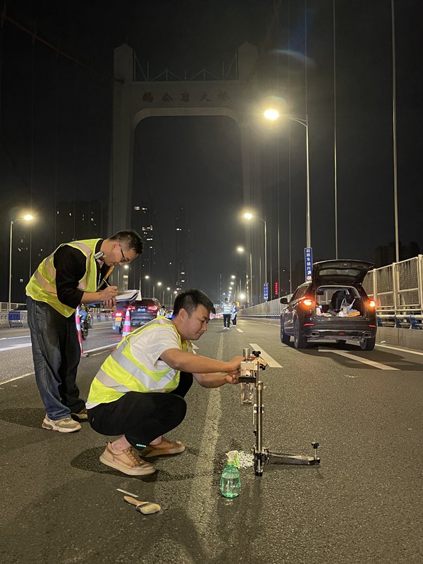 鵝公巖大橋病害調查和現場檢測。檢測中心供圖