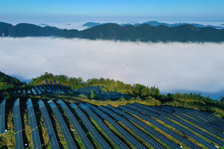 重慶市黔江區麒麟蓋光伏發電站群貌。楊敏攝