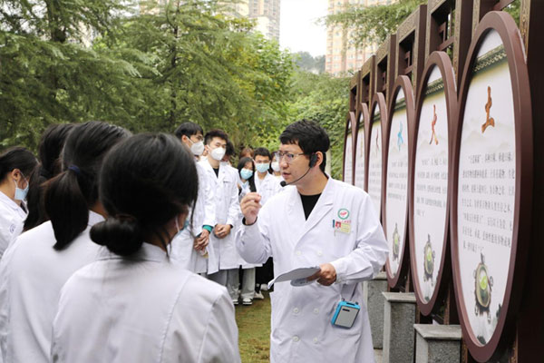 中醫藥文化宣講。江津區中醫院供圖