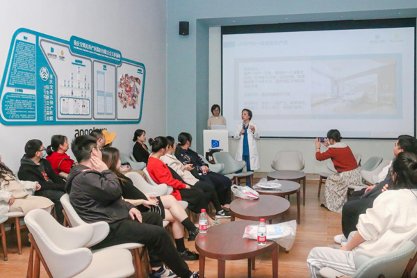 活動現場。重慶安琪兒婦產醫院供圖