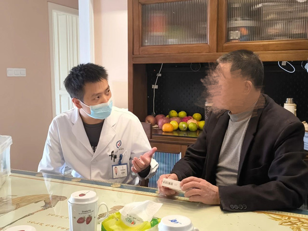 醫生家訪中。重慶道格骨科醫院供圖