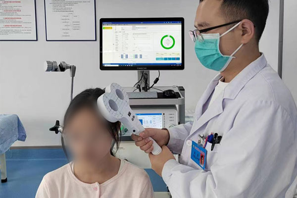 患者正在接受康復治療。石柱縣人民醫院供圖