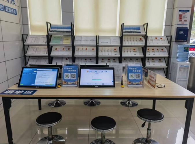 重慶渝快保走進區縣政務大廳。重慶渝快保服務中心供圖