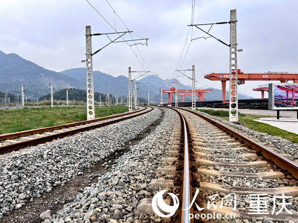 小南埡鐵路物流中心。人民網記者 馮文彥攝