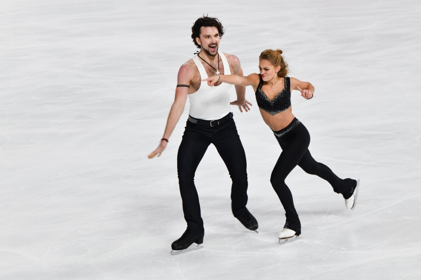 2023年中國杯世界花樣滑冰大獎賽冰舞韻律舞比賽現場。鄒樂攝