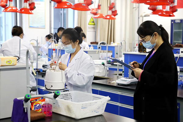 學生實訓。重慶化工職業學院供圖