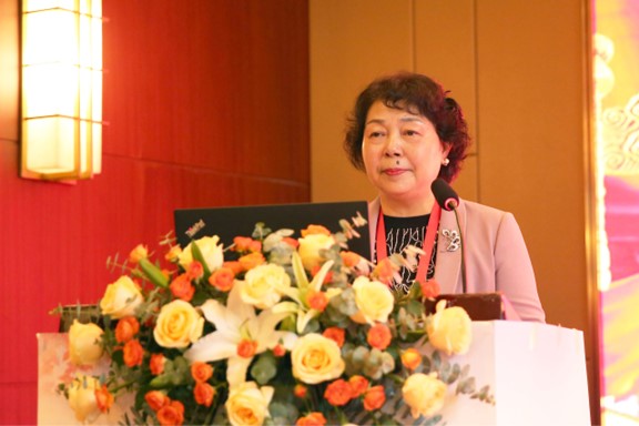 鐘杭美致辭。重慶松山醫院供圖