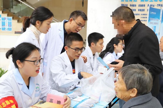 活動現場。墊江縣人民醫院供圖