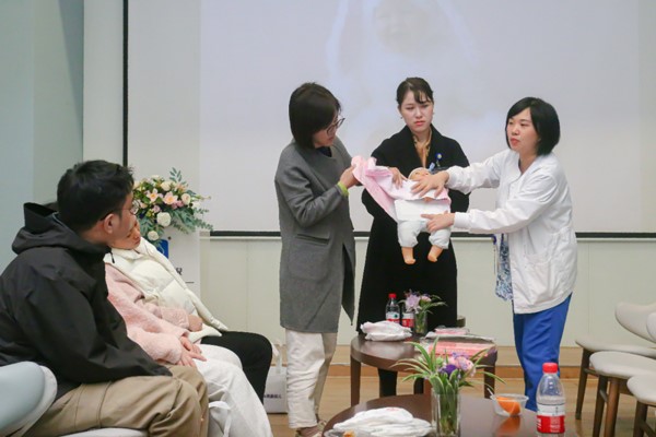 實操現場。重慶安琪兒婦產醫院供圖