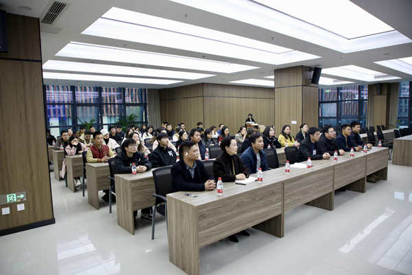 全國首期數字化管理師培訓班現場。重慶市人力資源開發服務中心供圖