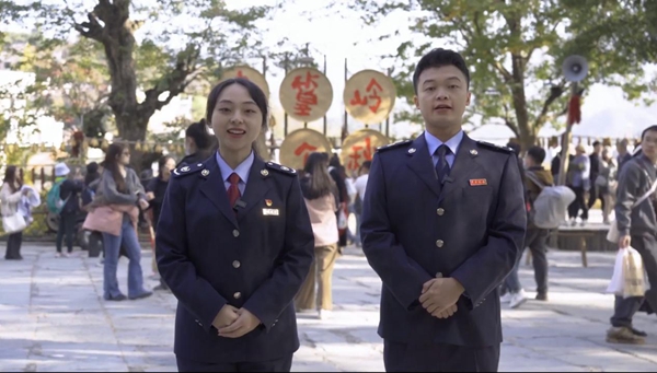 在江西省婺源縣篁嶺景區，江西省婺源縣和玉山縣稅務人員講解助力鄉村振興相關稅收優惠政策。視頻截圖