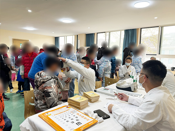 義診現場。重慶小米熊兒童醫院供圖