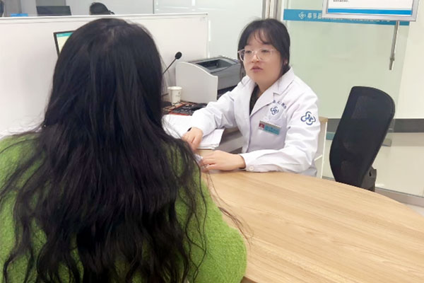 溝通問詢。奉節縣人民醫院供圖