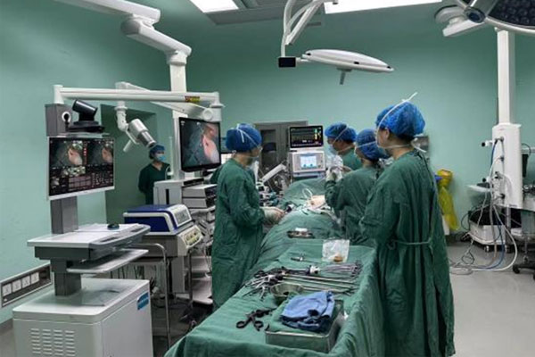 手術視頻直播教學。沙坪壩區陳家橋醫院供圖