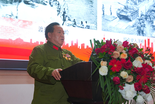 賈武作《炸不斷的電話線》紅色電波精神事跡報告會。重慶電訊職業學院供圖