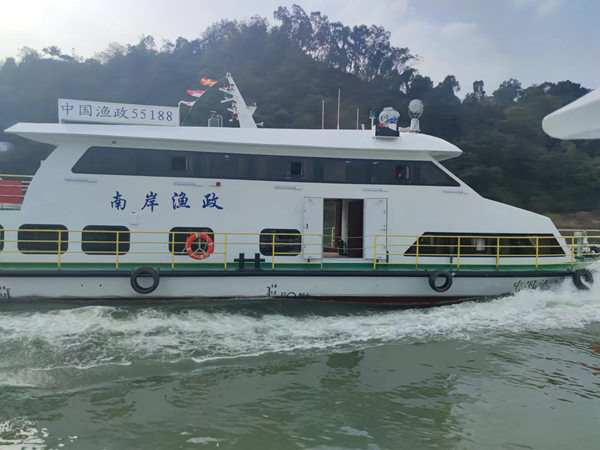 南岸區漁政船舶巡河。南岸區農業農村委供圖