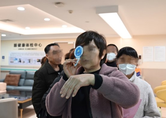 眼健康體檢中。重慶愛爾眼科醫院總院供圖