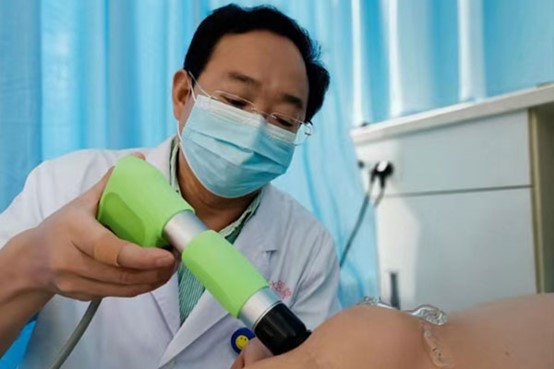 康復治療。西南大學醫院供圖