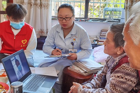 居家養老服務。西南大學醫院供圖