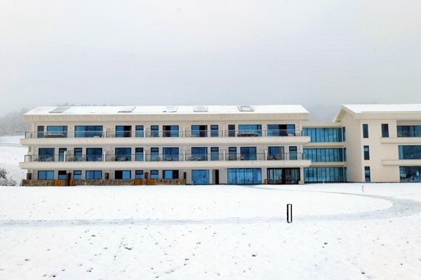 千里走單騎（仙女山）巴渝民宿雪景。巴渝民宿集團供圖