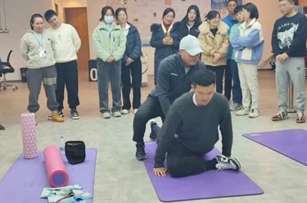 實操課培訓中。重慶道格骨科醫院供圖