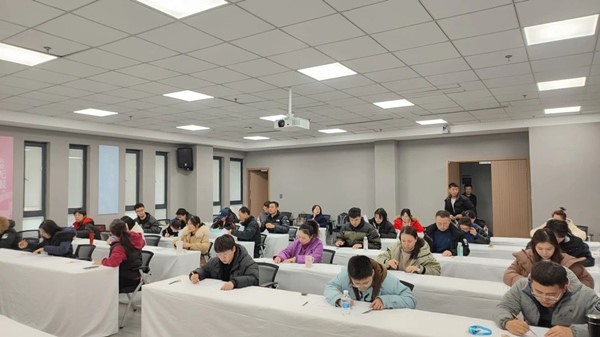 考核認證考試中。重慶道格骨科醫院供圖