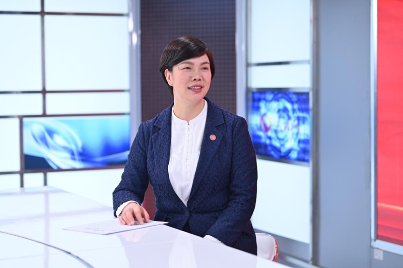 張艷做客人民網重慶、重慶發布“新時代 新征程 新重慶——2024重慶兩會會客廳”系列訪談。鄒樂攝