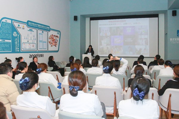 培訓現場。重慶安琪兒婦產醫院供圖