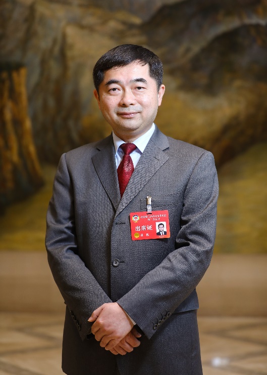 重慶市政協委員、重慶機場集團總經理黃偉。受訪者供圖