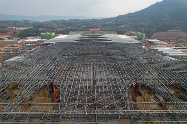 重慶東站全面封頂。南岸區融媒體中心供圖