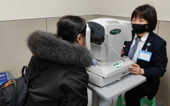 義診活動現場。重慶愛爾眼科醫院總院供圖