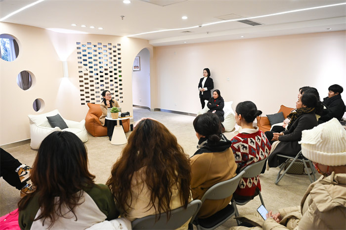 團體心理治療體驗。鄒樂攝