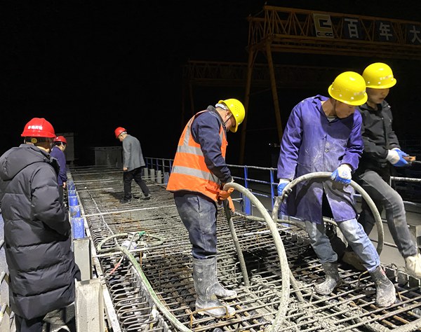施工現場。薛順攝