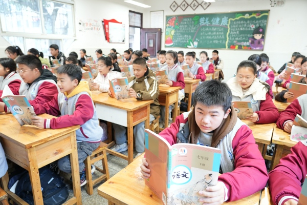 永川區何埂初中學生進入緊張的學習狀態。永川區教委供圖