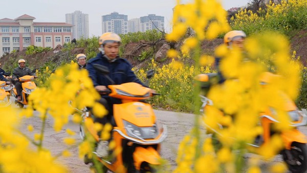 電力“小黃車”使鄉村地區服務更方便。國網重慶永川供電公司供圖