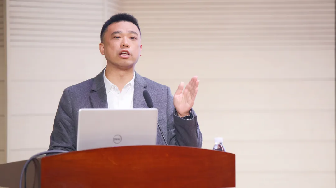 陳建中解讀標準要點。重慶西區醫院供圖