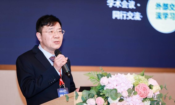 趙敏進行主題分享。愛爾眼科重慶特區供圖