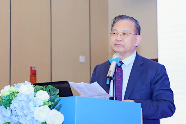 楊培增致辭。重慶愛成大坪眼科醫院供圖