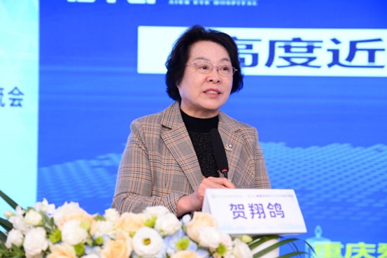 賀翔鴿分享課題《高近視合并青光眼的診斷》。重慶南坪愛爾眼科醫院供圖