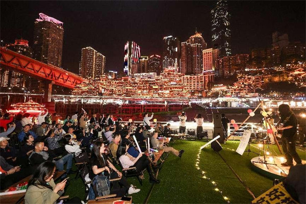 輪渡音樂會唱響山城?？洼喒竟﹫D