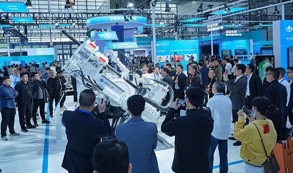 中國煤科重慶研究院展區，多款技術裝備亮相。林毅東攝