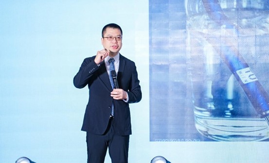 穆大力分享“內窺鏡隆乳術的并發癥及預防”。重慶華美整形外科醫院供圖